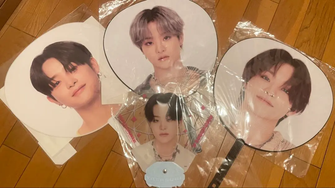 Thumbnail of TREASURE Jihoon Uchiwa 4-piece set