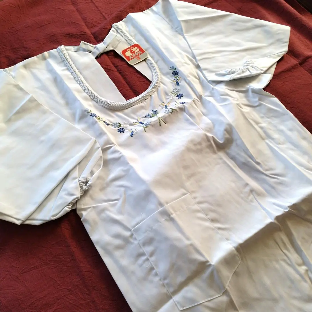 罩衫 花紋刺繡 全新未使用 的縮圖
