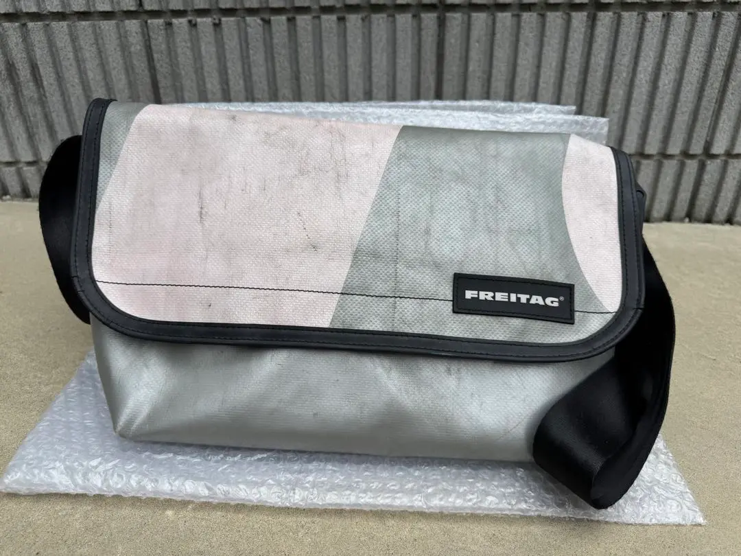 フライターグ　メッセンジャーバッグ　廃盤モデル　　A4サイズ収納可能 中古・古着通販】FREITAG (フライターグ) メッセンジャーバッグ