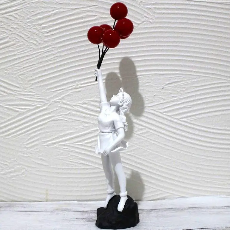 バンクシー　リバティーガール　フィギュア　新品 Amazon.co.jp: 超入手困難 BANKSY バンクシー フィギュア