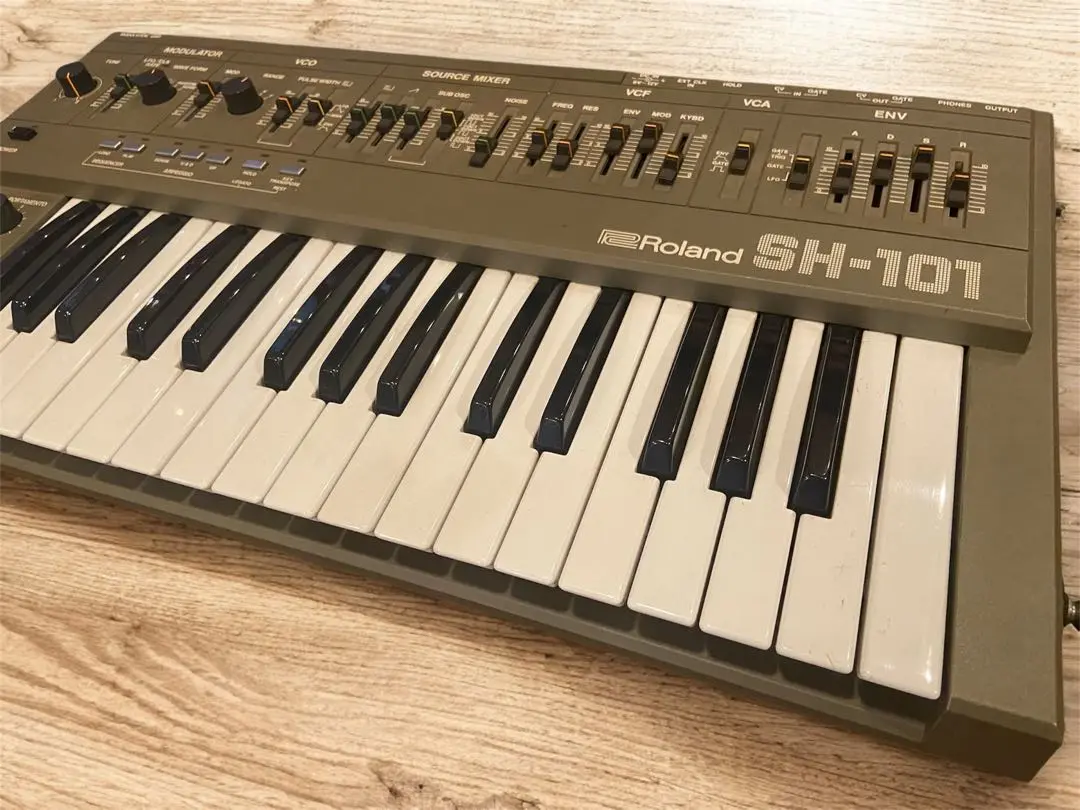 動作OK SH-101 Roland シンセサイザー ハードケース付き