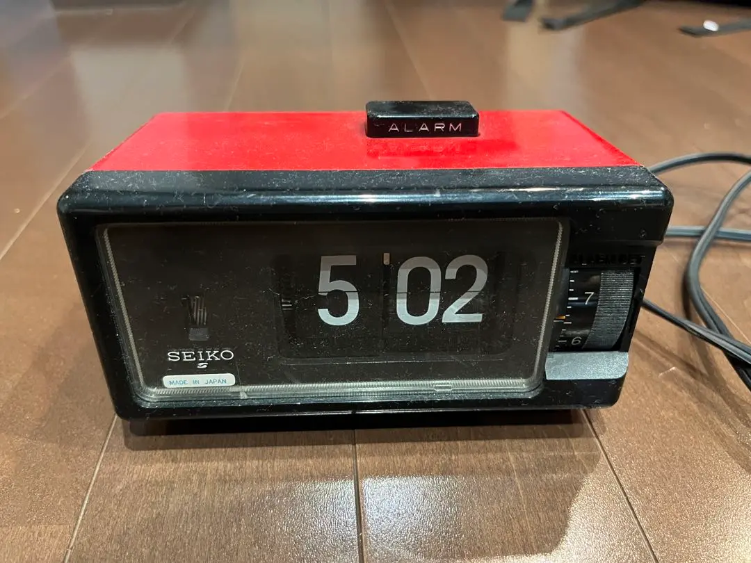 セイコー SEIKOパタパタ時計 DP 690T The Seiko DP 690T Flip Clock Alarm フリップクロック - YouTube