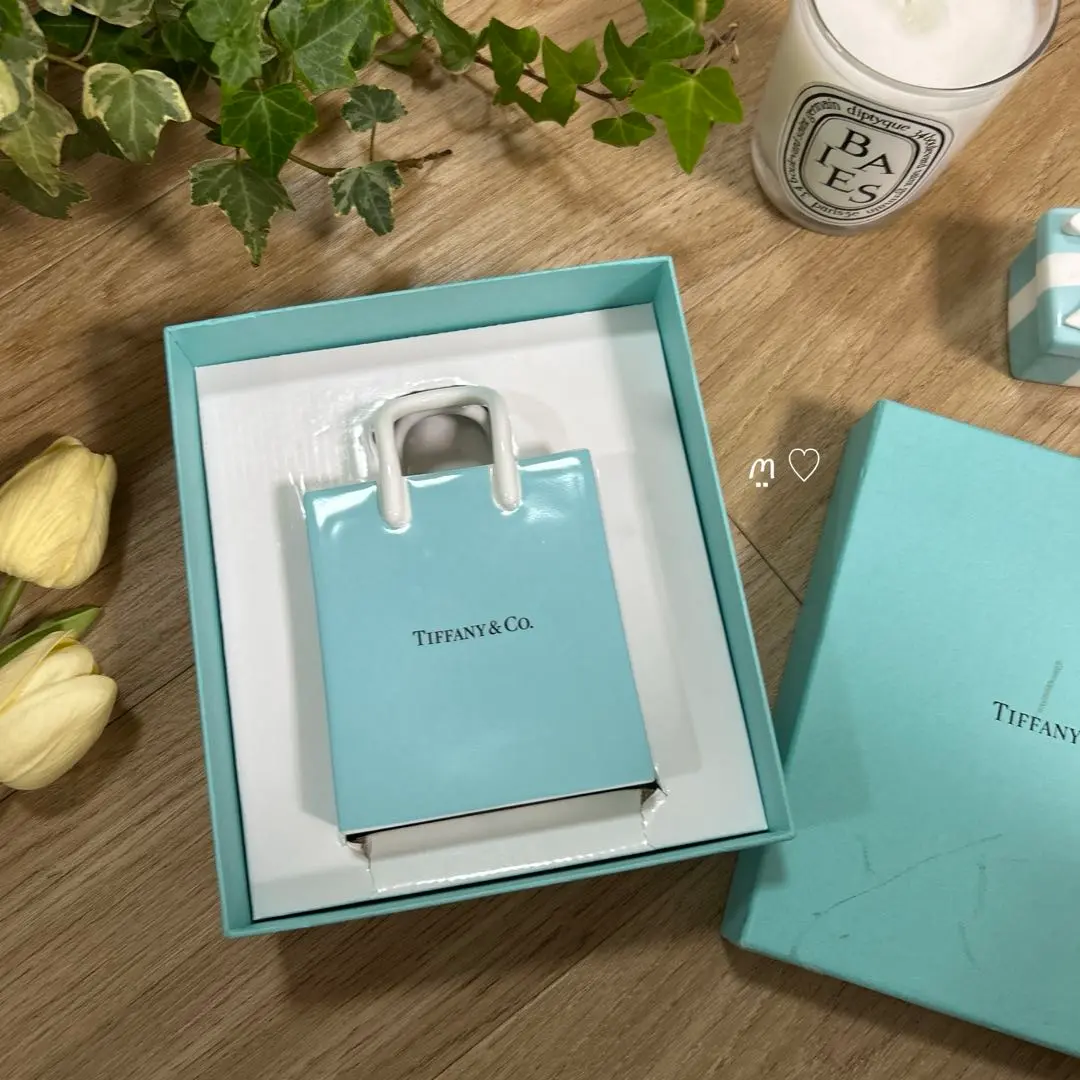 Tiffany & Co. 水色ショッピングバッグ置物 - メルカリ
