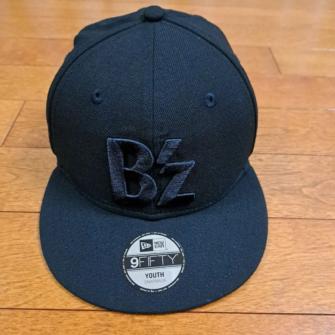 新品未開封★B’z 【NEW ERA】大人サイズ SNAPBACK B'z × New Era9FIFTYコラボキャップ大人サイズ SNAPBACK - メルカリ