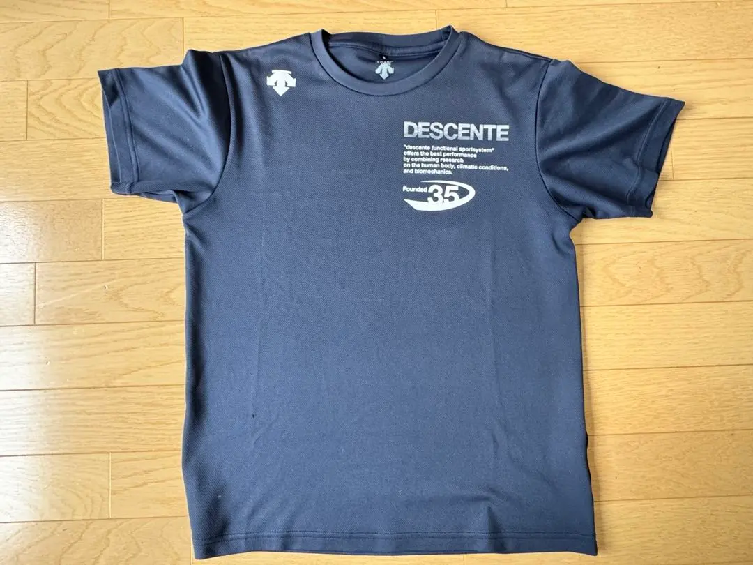 迪桑特T恤 男款S碼 的縮圖