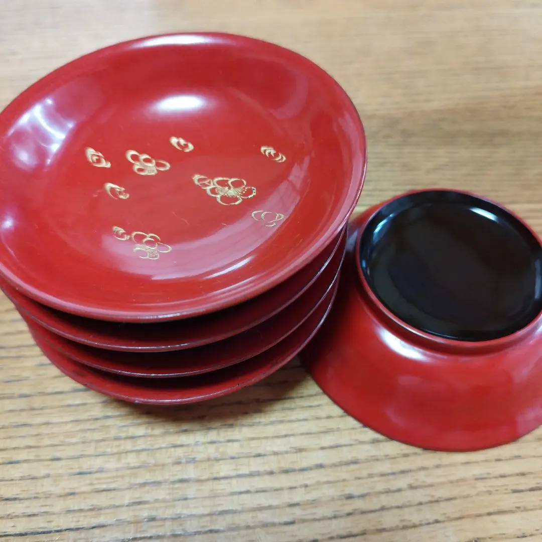 紅色漆器平盤 5枚一套，每枚500日圓起 的縮圖