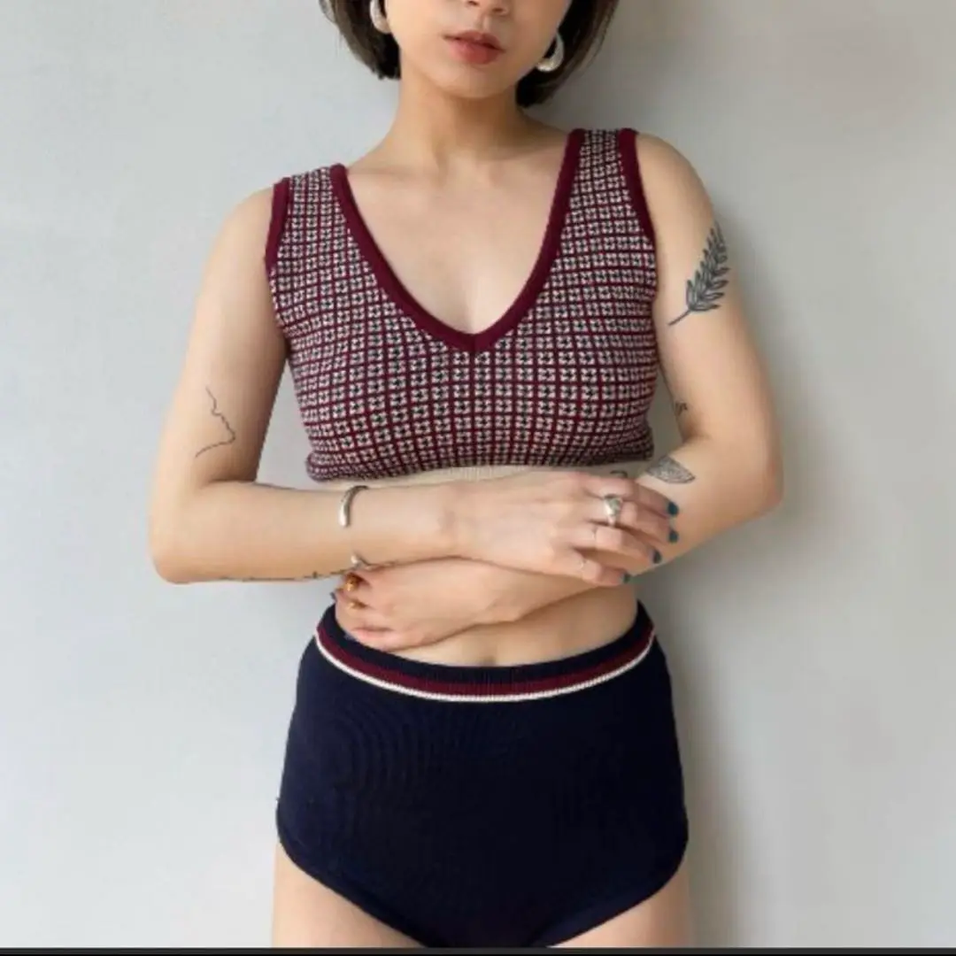 【新品未使用】SANSeLF チェックニットスイムウ ェア水着 大流行中！ SANSeLF（サンセルフ）の「チェックニットスイム