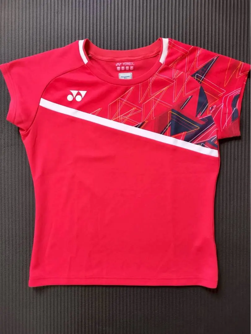 ＊美品＊YONEX 羽毛球服 女款L碼 紅色 的縮圖