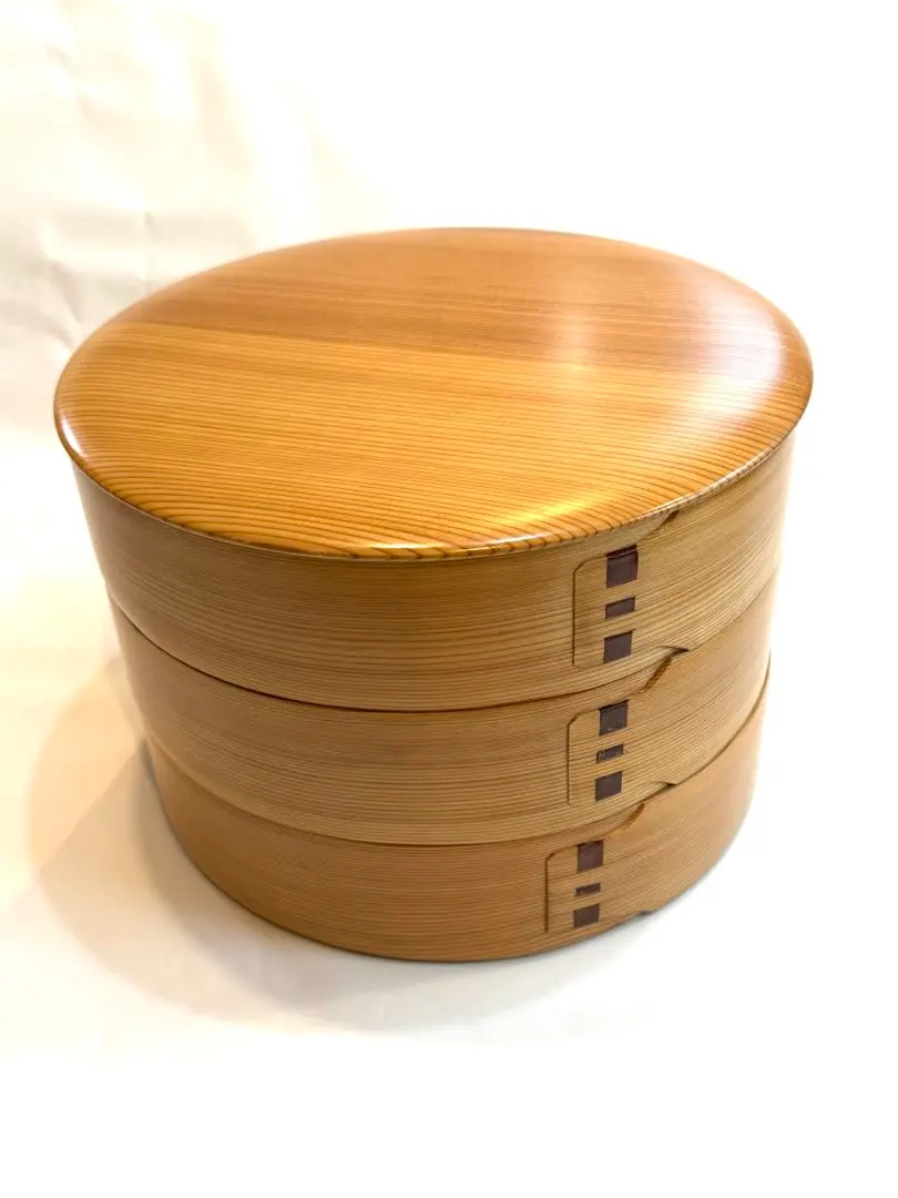 Thumbnail of Odate Magewappa Maru San-dan Ju-bako 7-sun (Three-tiered Round Bento Box)