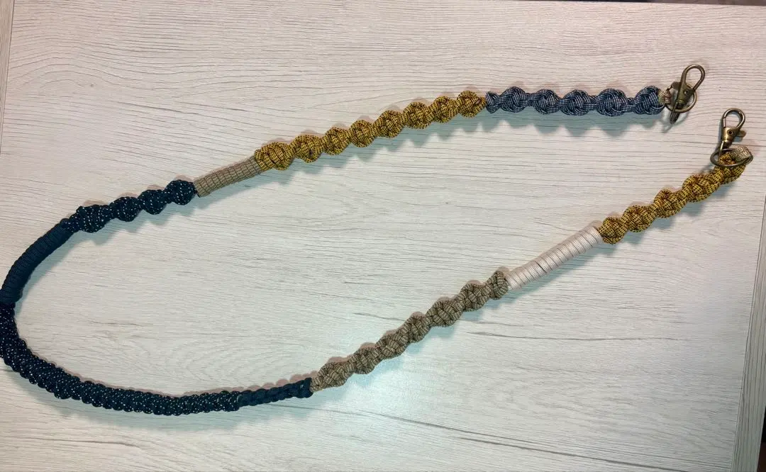 Thumbnail of Smartphone shoulder strap