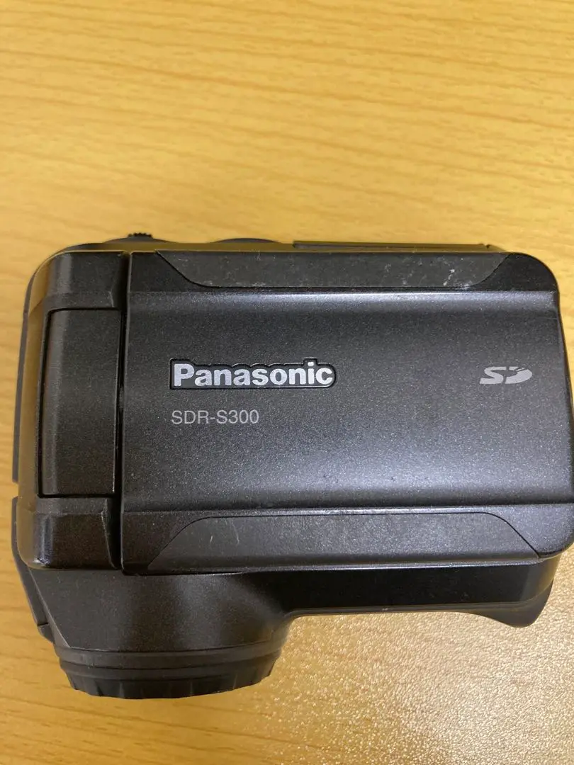 小型軽量！ Panasonic ビデオカメラ SDR-S300 20080403182017_903_.jpg