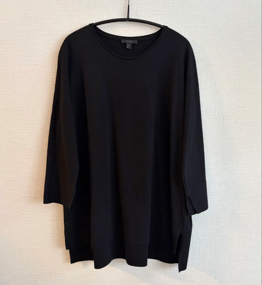 Thumbnail of COS black T-shirt
