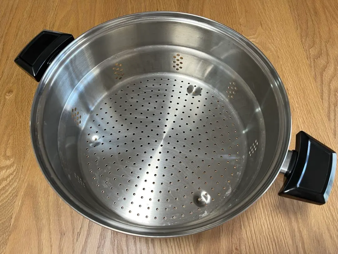 Thumbnail of Royal Queen Large Steamer Steamer for 6-quart pot Royal Queen