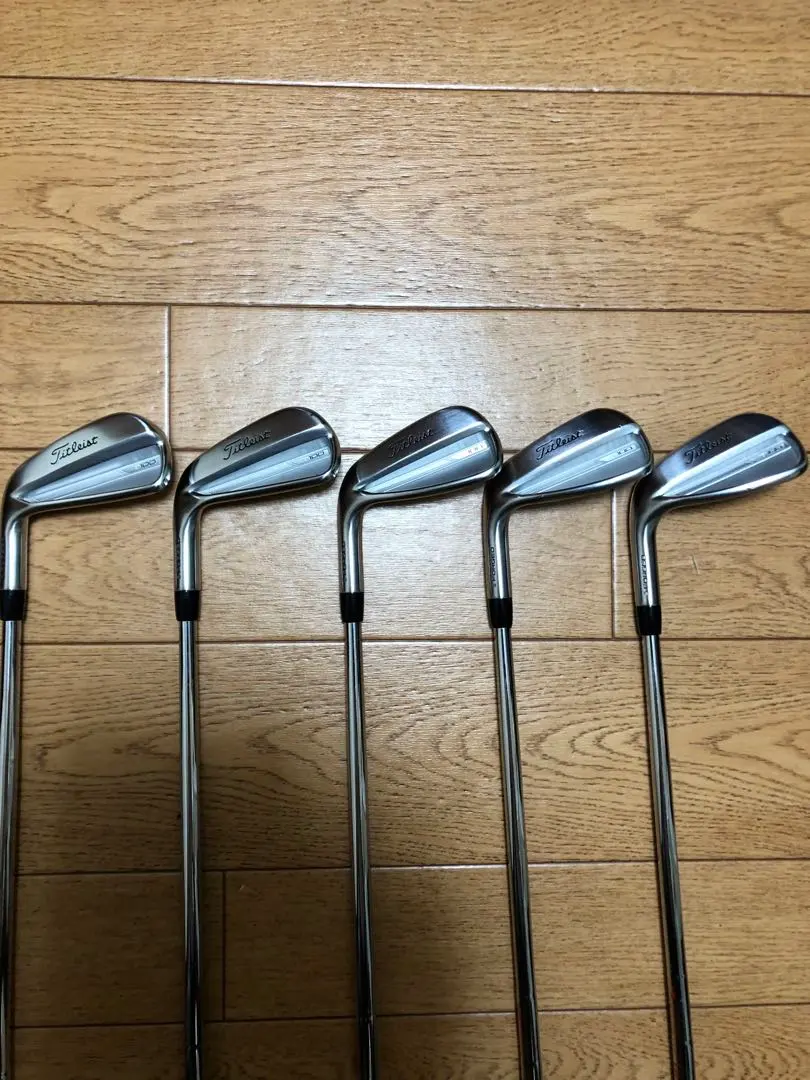 Thumbnail of Left-handed Titleist T100 iron set S125 flex