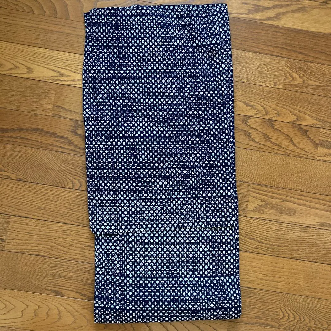 Thumbnail of Navy blue yukata with white pattern (single item)