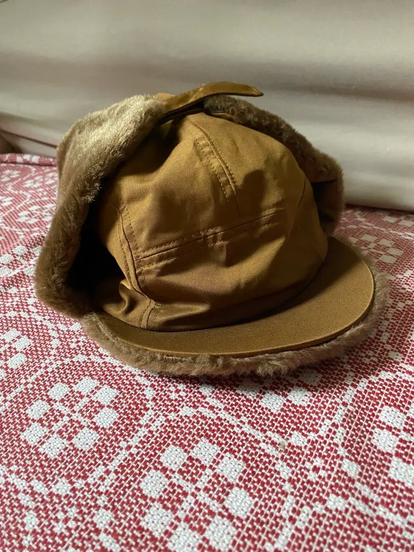 Thumbnail of nonnative Flight Cap