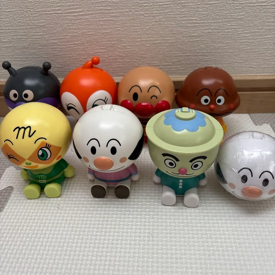 Thumbnail of Anpanman gashapon figures, large dolls, 8 pieces