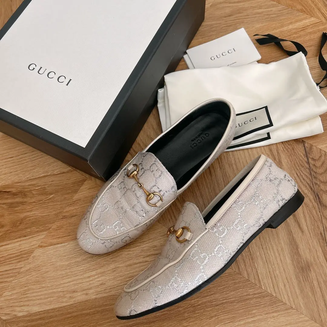GUCCI ベージュ系レザー ローファー 36C 2025年最新】GUCCI カラー：ベージュ系 ローファー・革靴の人気