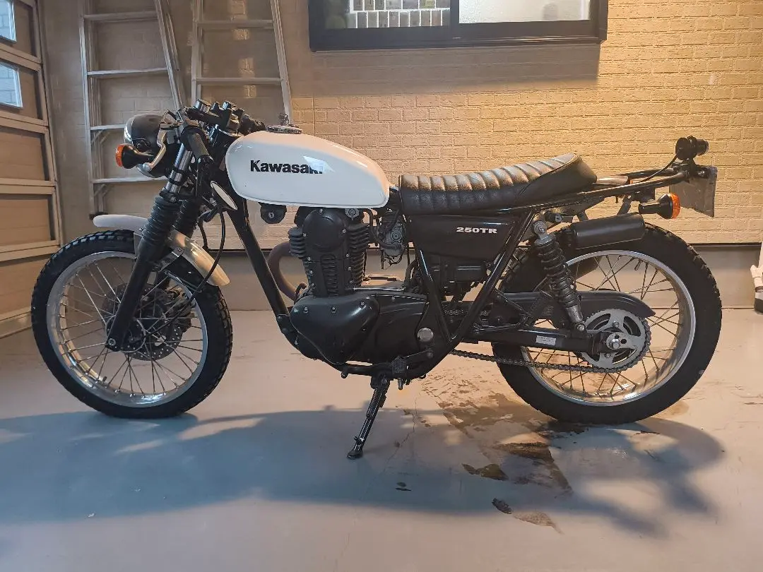 KAWASAKI 250TR 純正　マフラーセット 送料込み 250TR】 純正マフラー2002年モデル 【KAWASAKI】 - YouTube