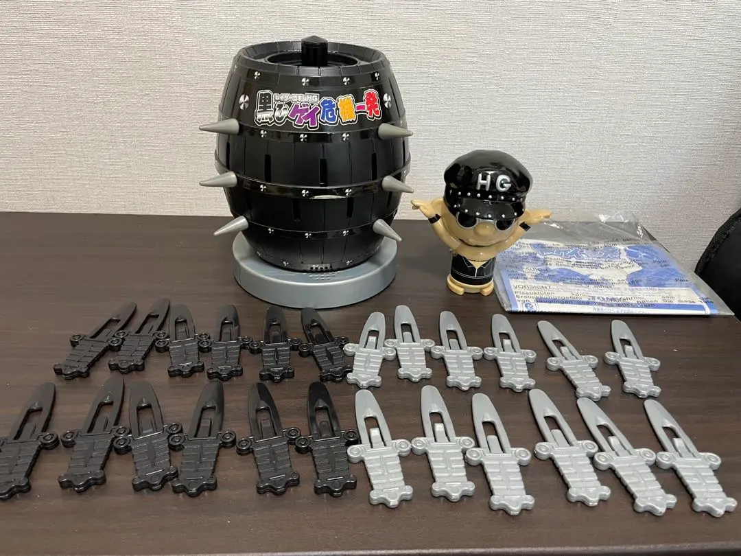 レイザーラモン TOMY 黒ひゲイ危機一髪　バク天 Amazon | 爆笑問題のバク天!黒ひげ危機一発 レイザーラモンHG