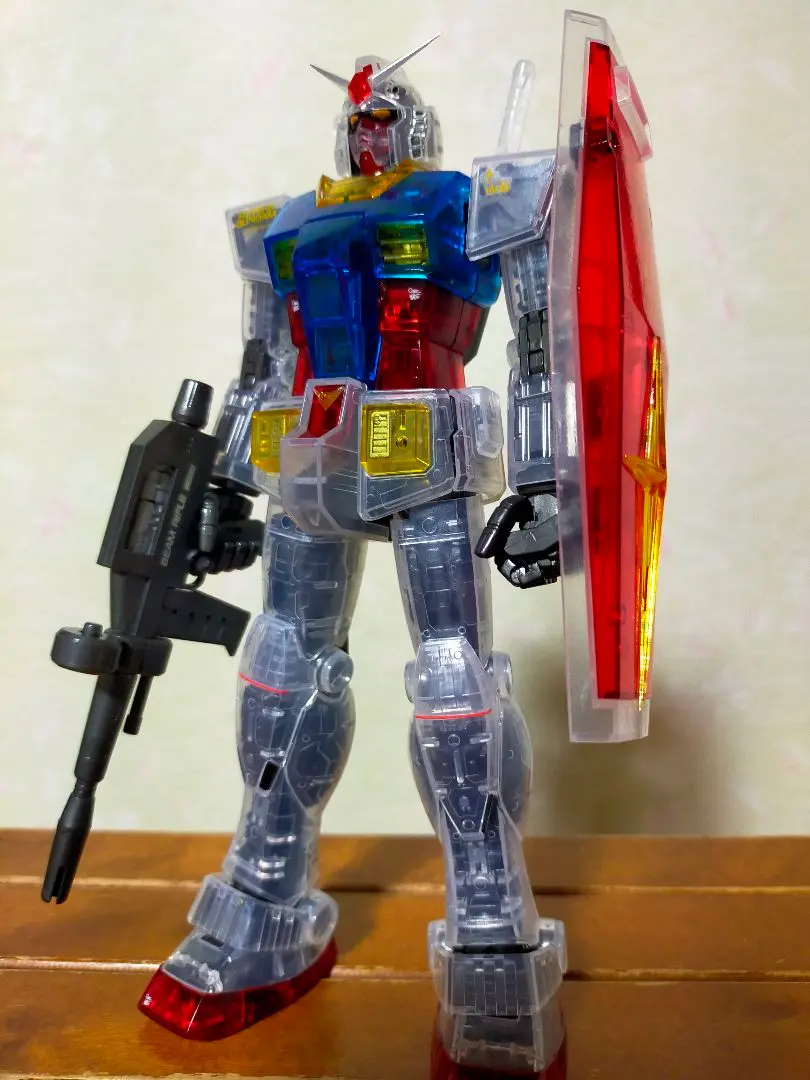 一番くじMGガンダム2.0完成品 ガンプラ】MG 1/100 RX-78-2 ガンダム Ver.2.0 ソリッドクリア