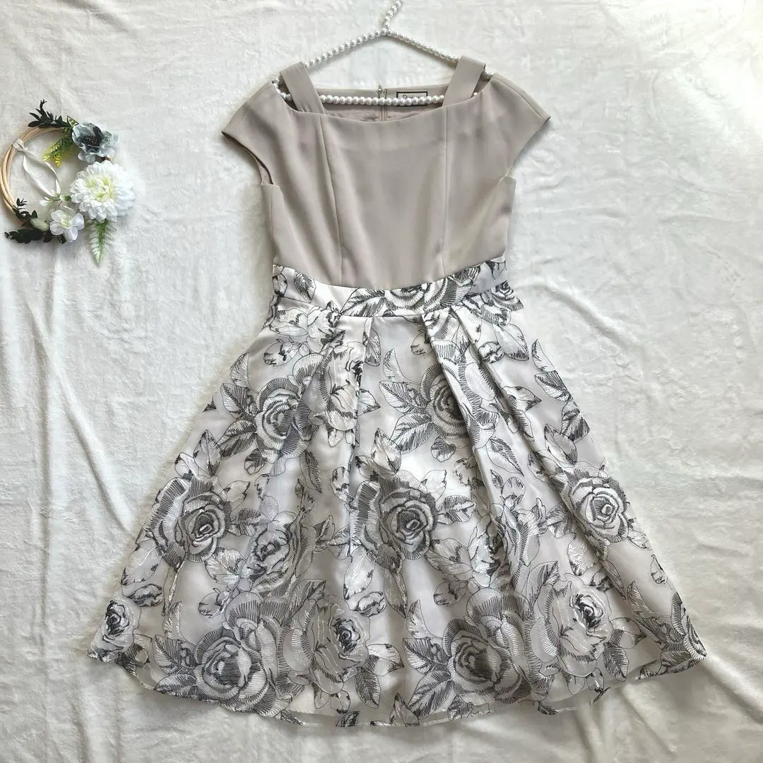 Thumbnail of GRACE CONTINENTAL Dress One-piece Size 38 Beautiful Condition