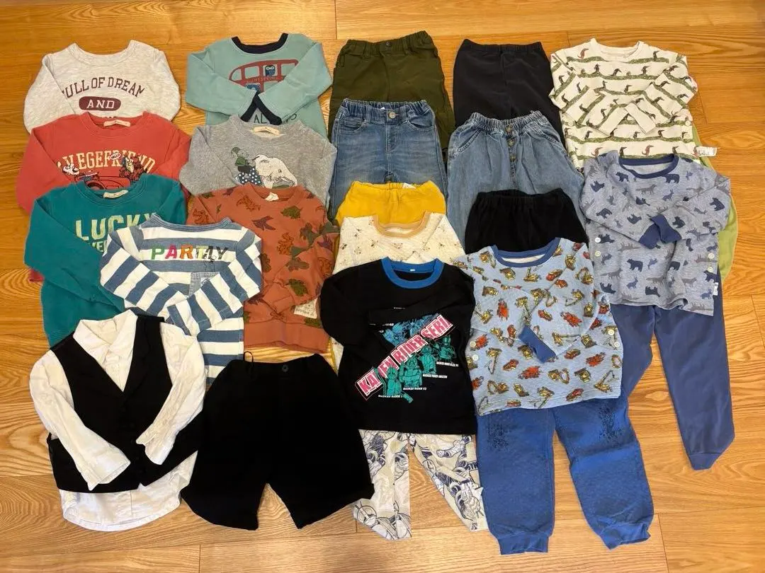 Thumbnail of Kids clothing bundle 100cm - Formal wear, pajamas, sweatshirts, etc.
