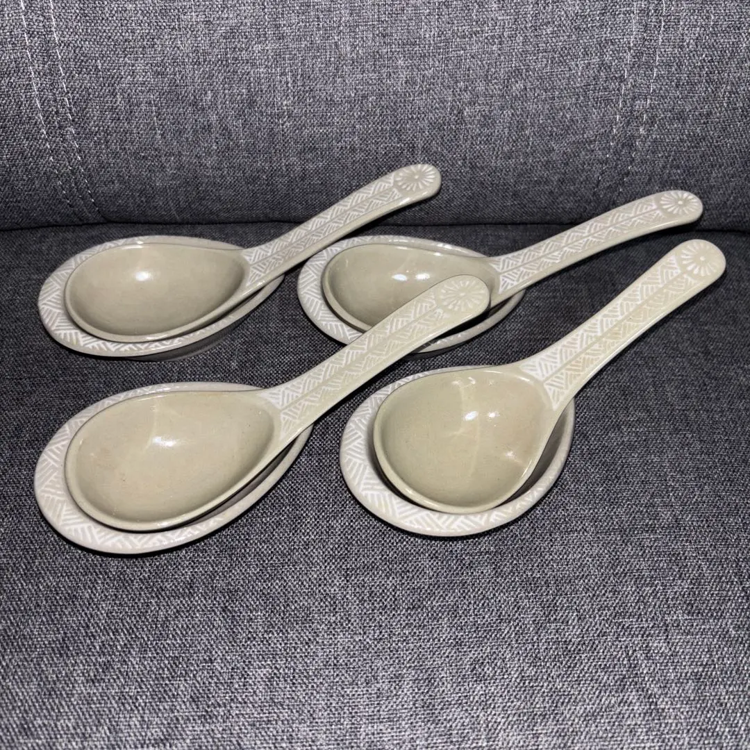 Thumbnail of Nabe (hot pot) ladle and a set of four ladle rests
