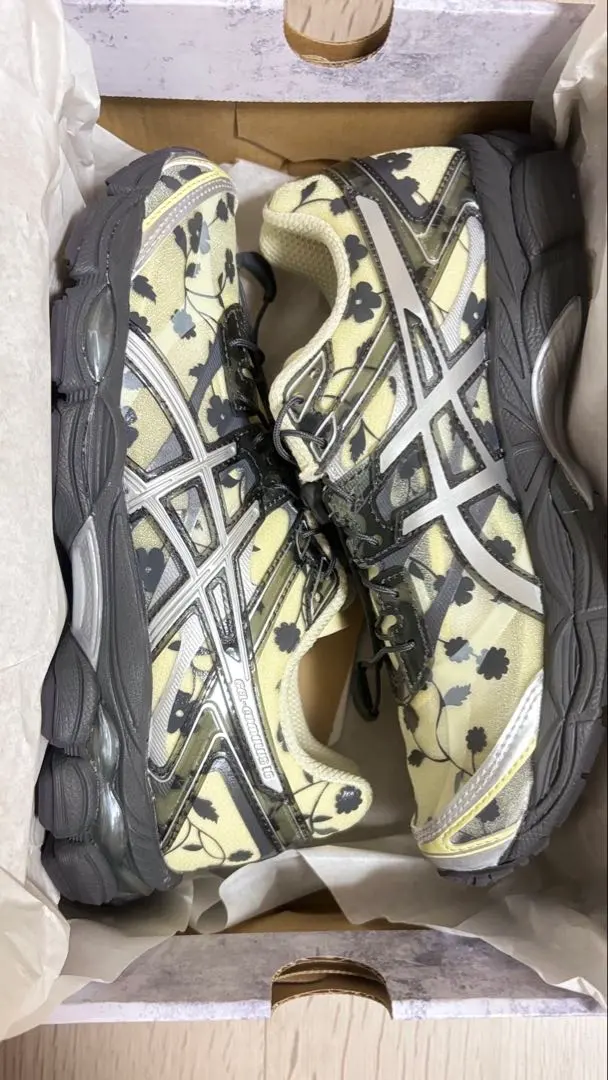 【新品】アシックス/セシリーバンセン/ゲル キュラムス16/アイボリー/23cm GEL-CUMULUS 16 SSCB | IVORY/BLACK | スポーツスタイル メンズ