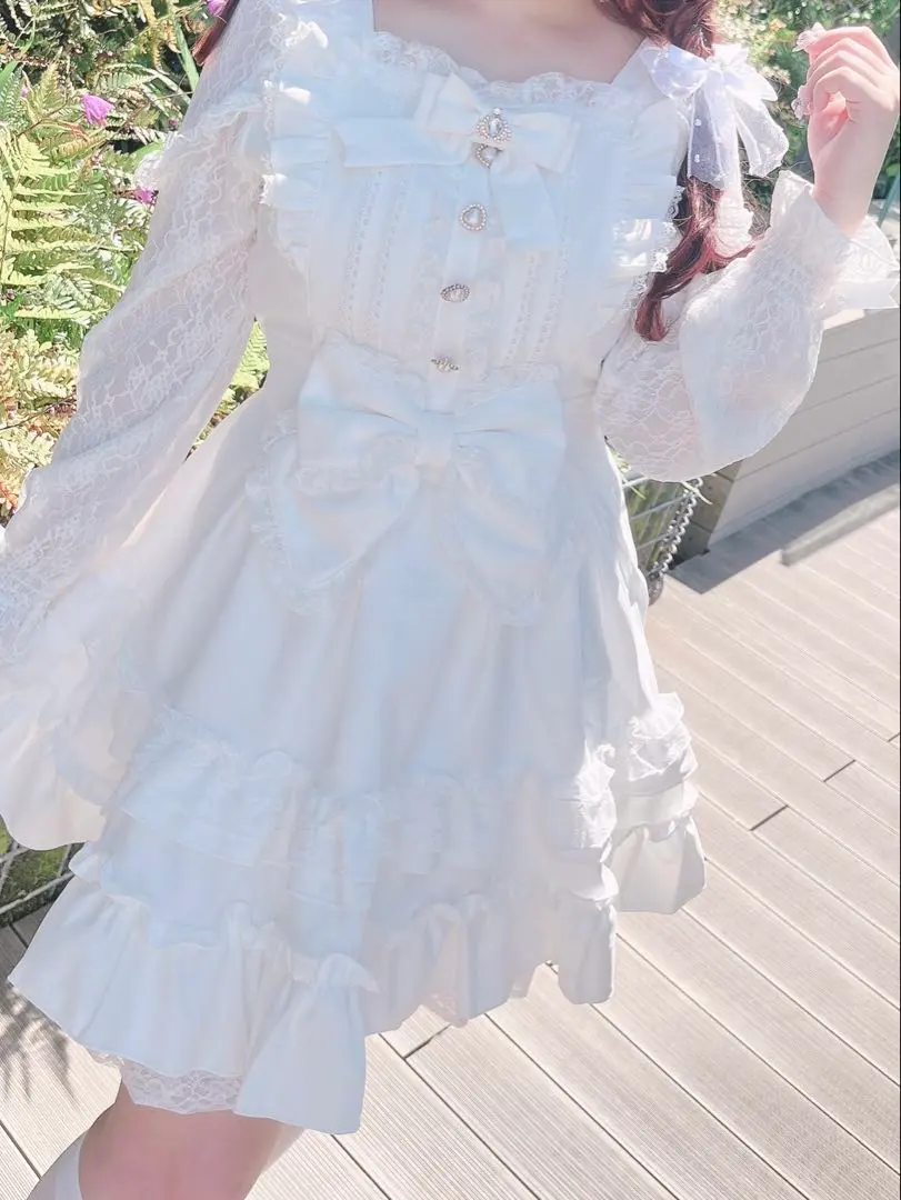 莉莎莉莎 皇冠緞帶多層次洋裝 的縮圖