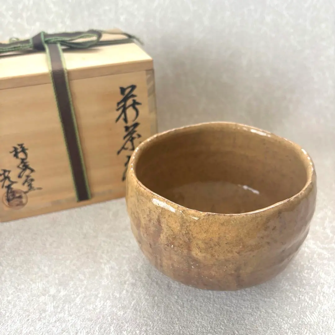 ◆萩焼茶碗 『小野光臣』作 椿秀窯 四方桟共箱 共布 陶歴付き 茶道具◆ Amazon | 萩焼茶碗 『小野光臣』作 椿秀窯 四方桟共箱 共布 陶歴