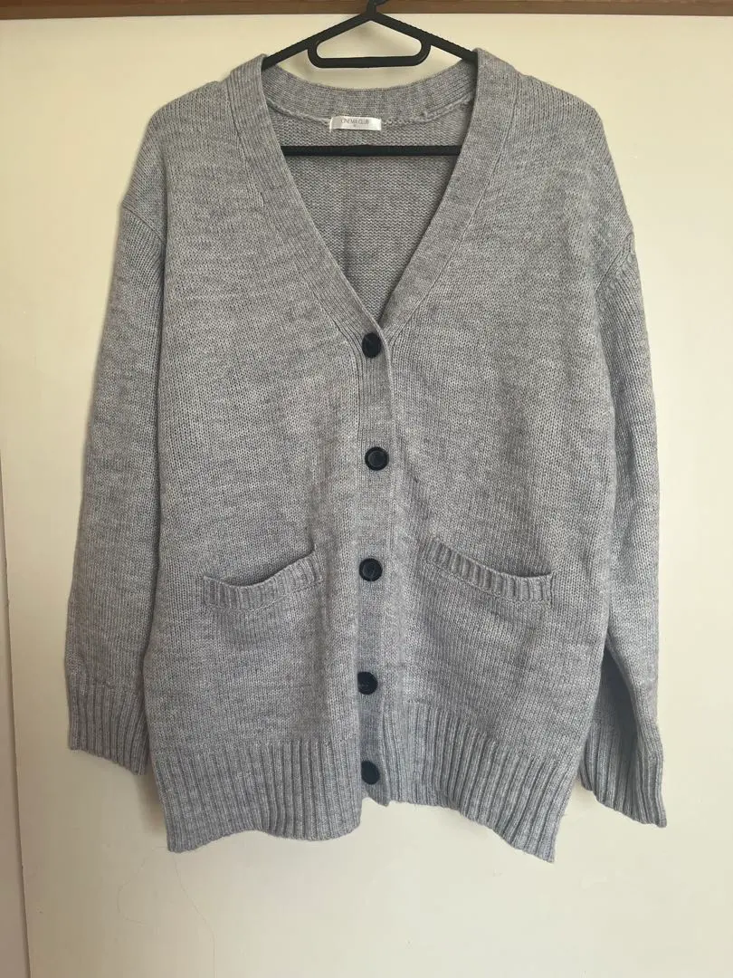 Thumbnail of Gray cardigan, long sleeves, 6 buttons