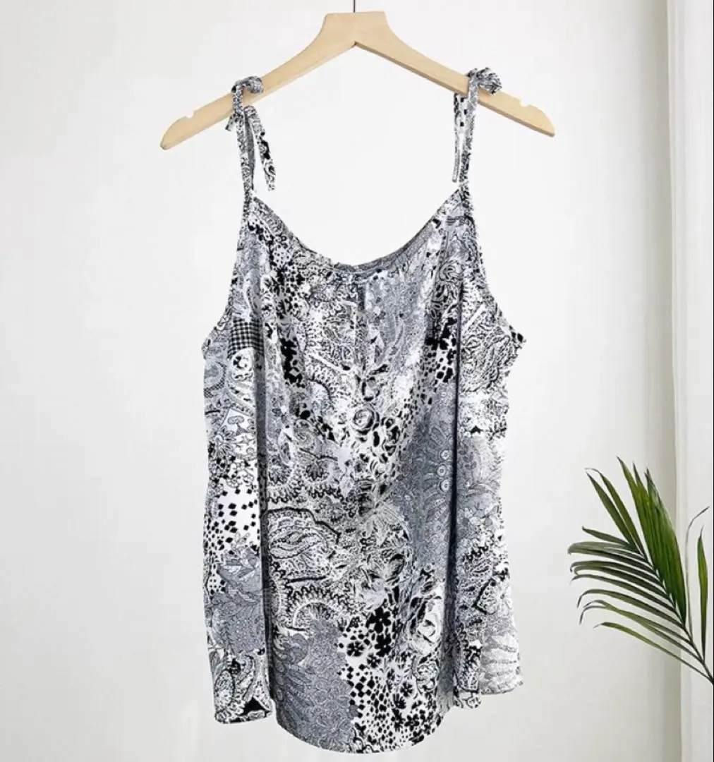 Thumbnail of Flower Pattern ✭ Relaxed Sleeveless Pajama Top ★ Perfect Roomwear for Summer