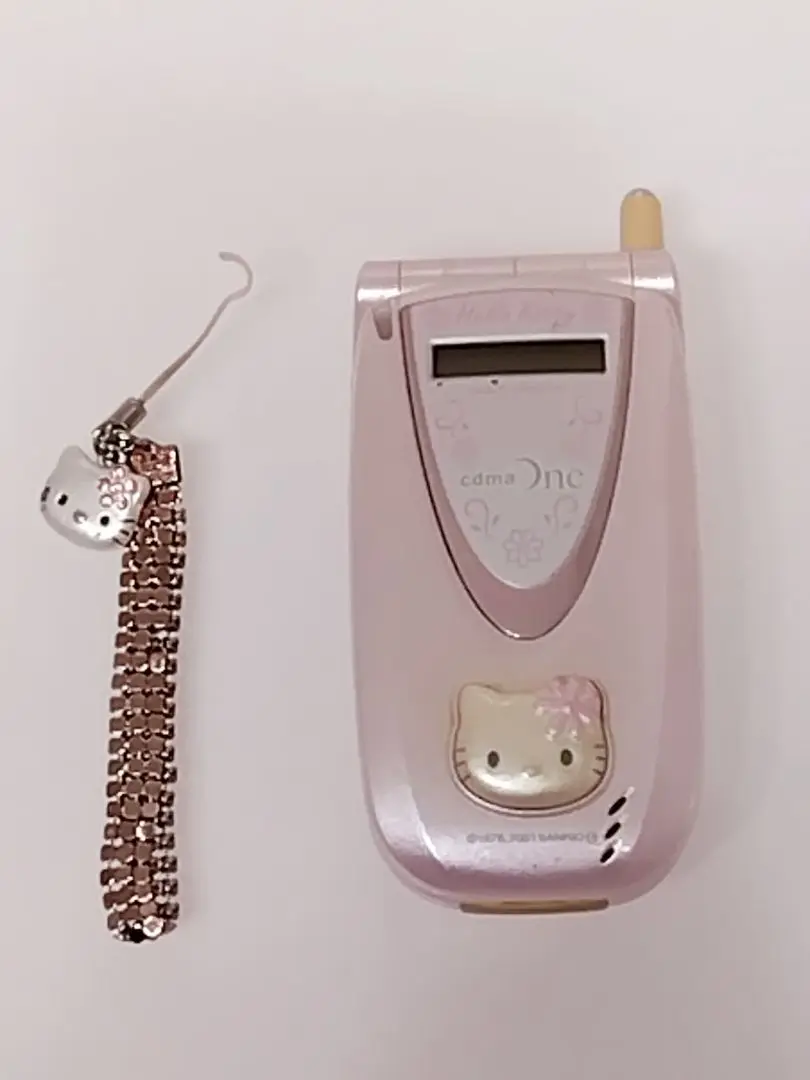 超希少‼️ハローキティ ガラケー au SANYO Pocket One cdmaの