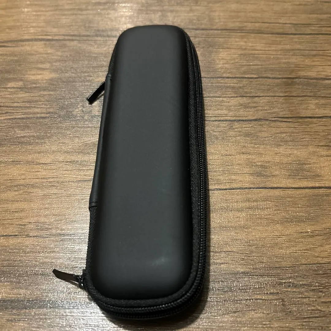 Thumbnail of Makeup brush case 999 → 888