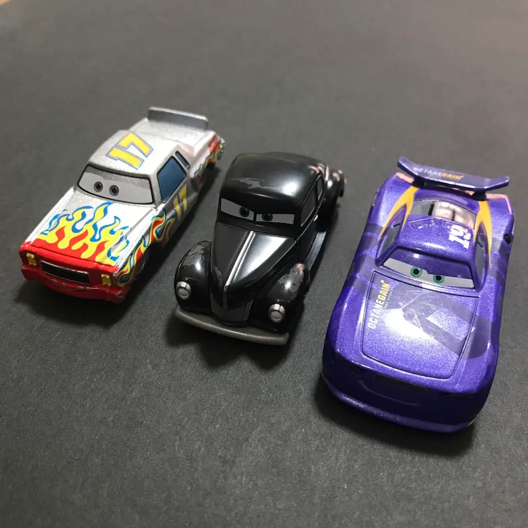 Jr.moon ジュニア　ムーン 11 カーズ　ミニカー Amazon.com: Disney Car Toys 3 Diecast Junior Moon Vehicle