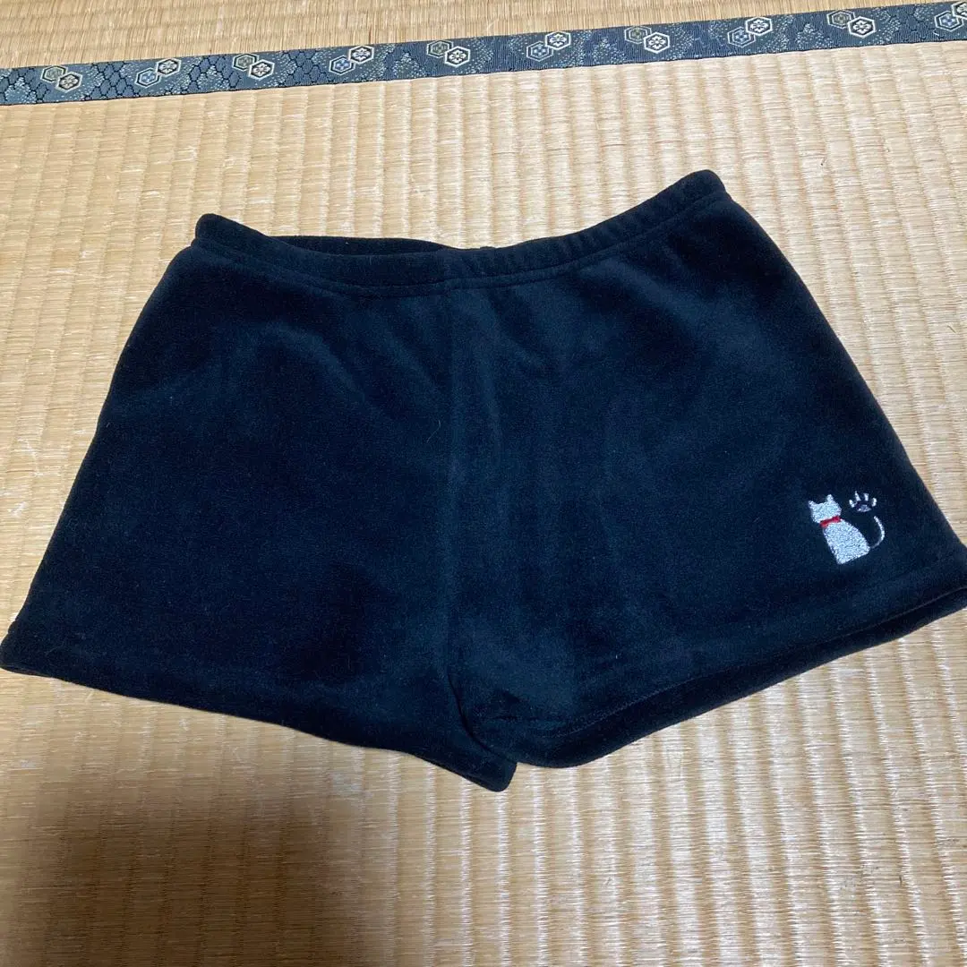 Thumbnail of 150 Winter wear shorts inner pants black, excellent condition