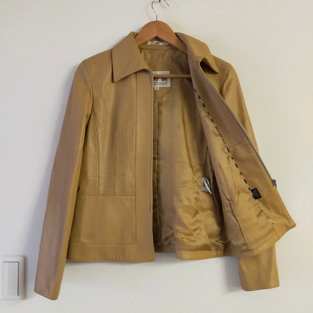 美品　DAKS　羊革　パンチングレザージャケット　ライダースジャケット 2025年最新】Daks レディース レザージャケット・ライダースの