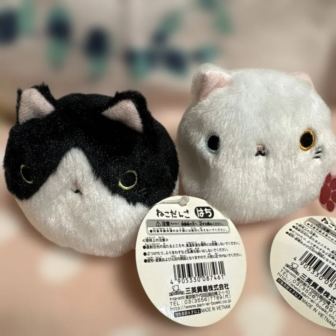 Thumbnail of Nekodango Sanei Trading Plush Toy Tenori Otedama Odd Eye Hachiware