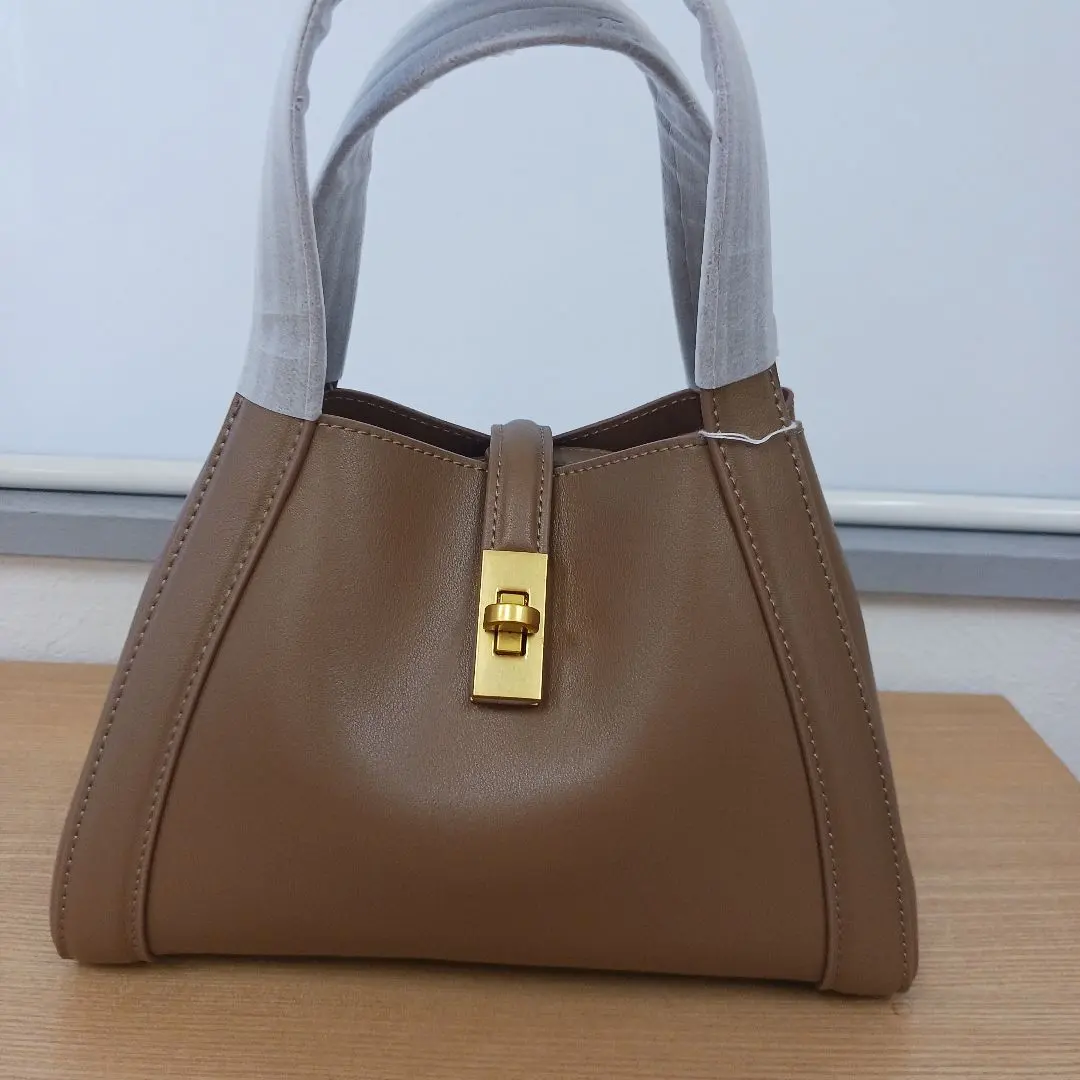 Thumbnail of handbag