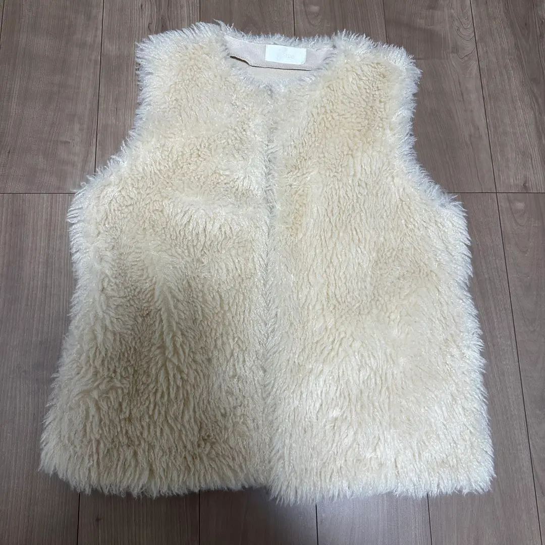Thumbnail of mite Mite Poodle Fur Vest Cream