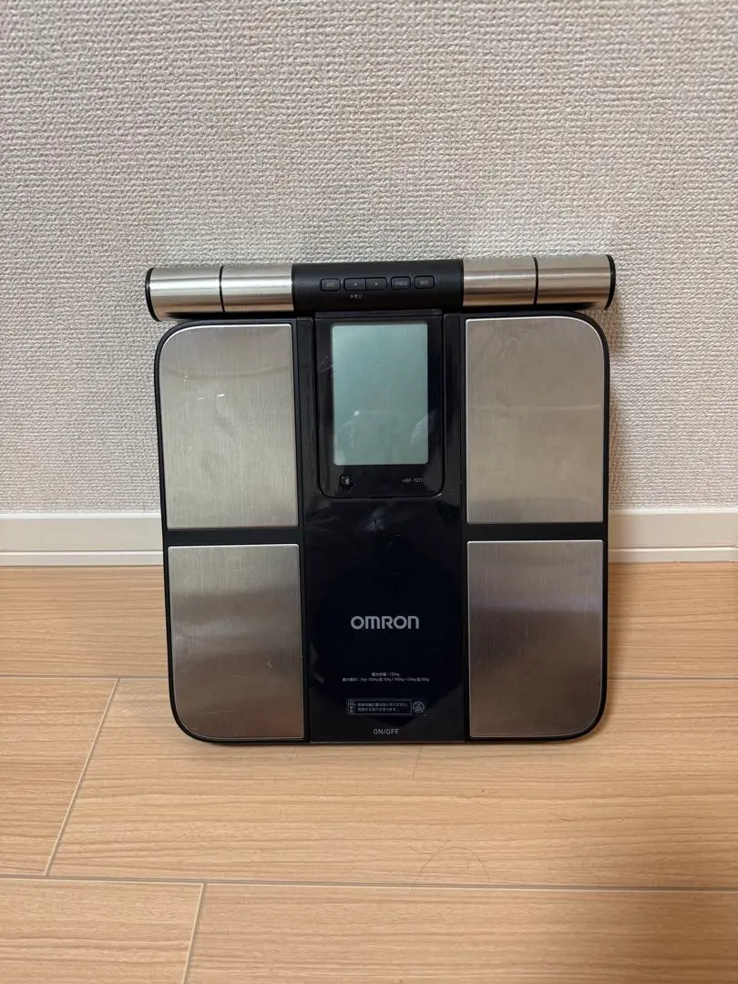 新品未使用❣️OMRON 体重体組成計 HBF-702T カラダスキャン Amazon | オムロン 体重体組成計 HBF-702T 部位別測定 四肢計測