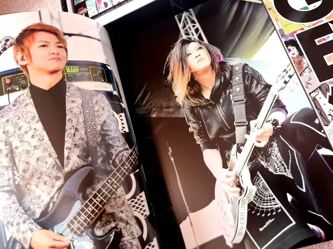 P*i様 GLAY EXPO GF>パンフレット(本読みCD付き) 新品】GLAY EXPO GF パンフレット(本読みCD付き) - メルカリ