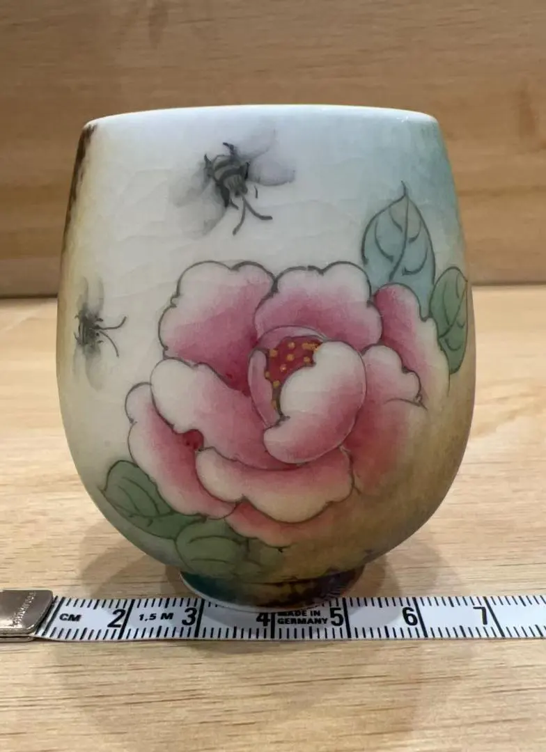 Thumbnail of 【New】Hand-painted peony and bee design teacup, made by a master craftsman