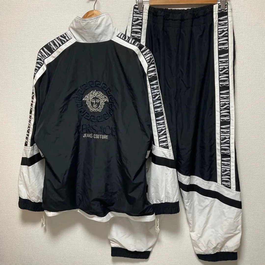 2025年最新】Versace Jeans Couture ナイロンジャケットの人気