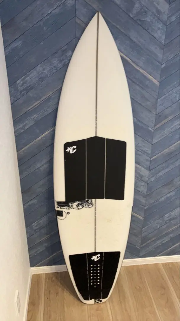 Used JS Surfboards Blak Box 2 5'10