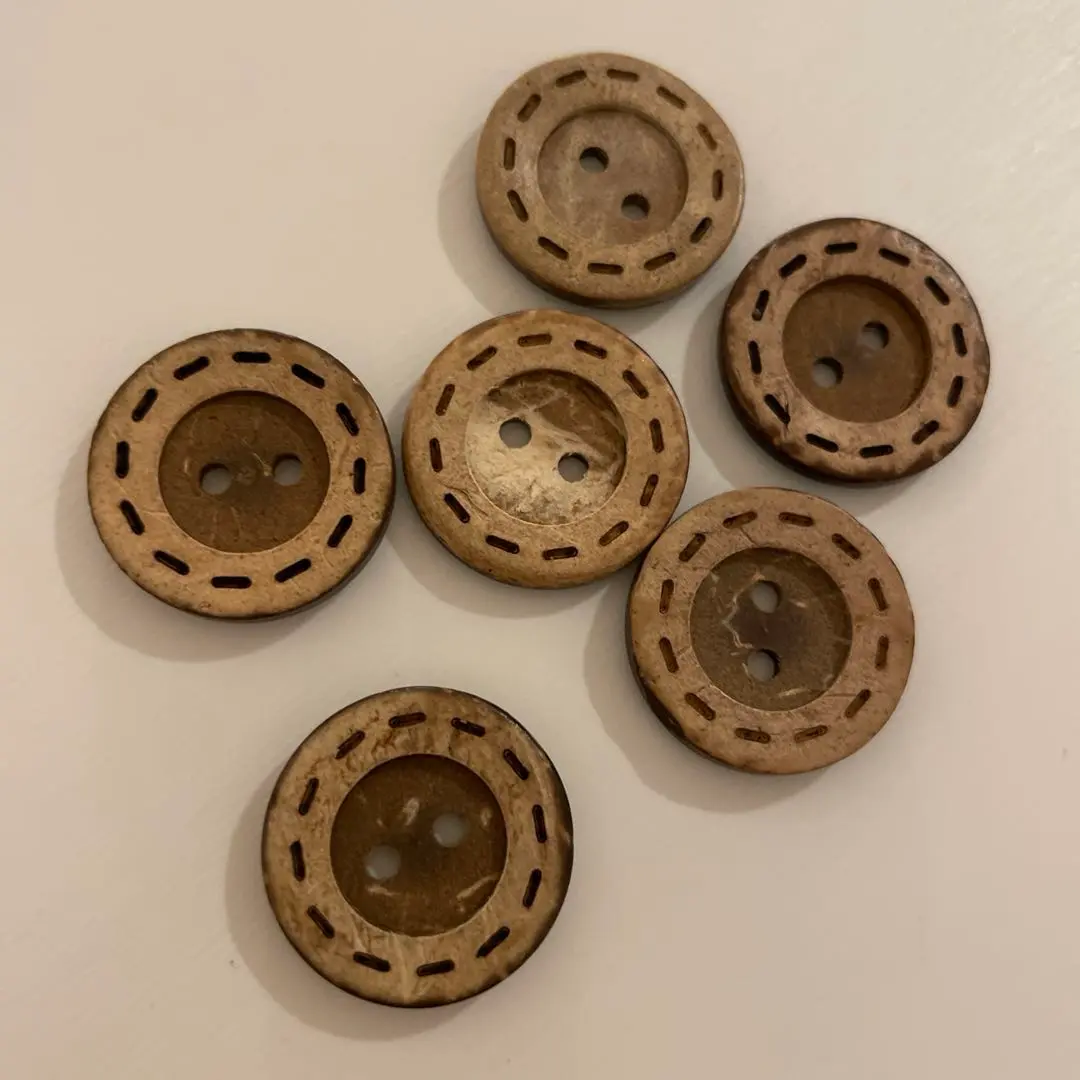 Thumbnail of Craft buttons, 6 pieces