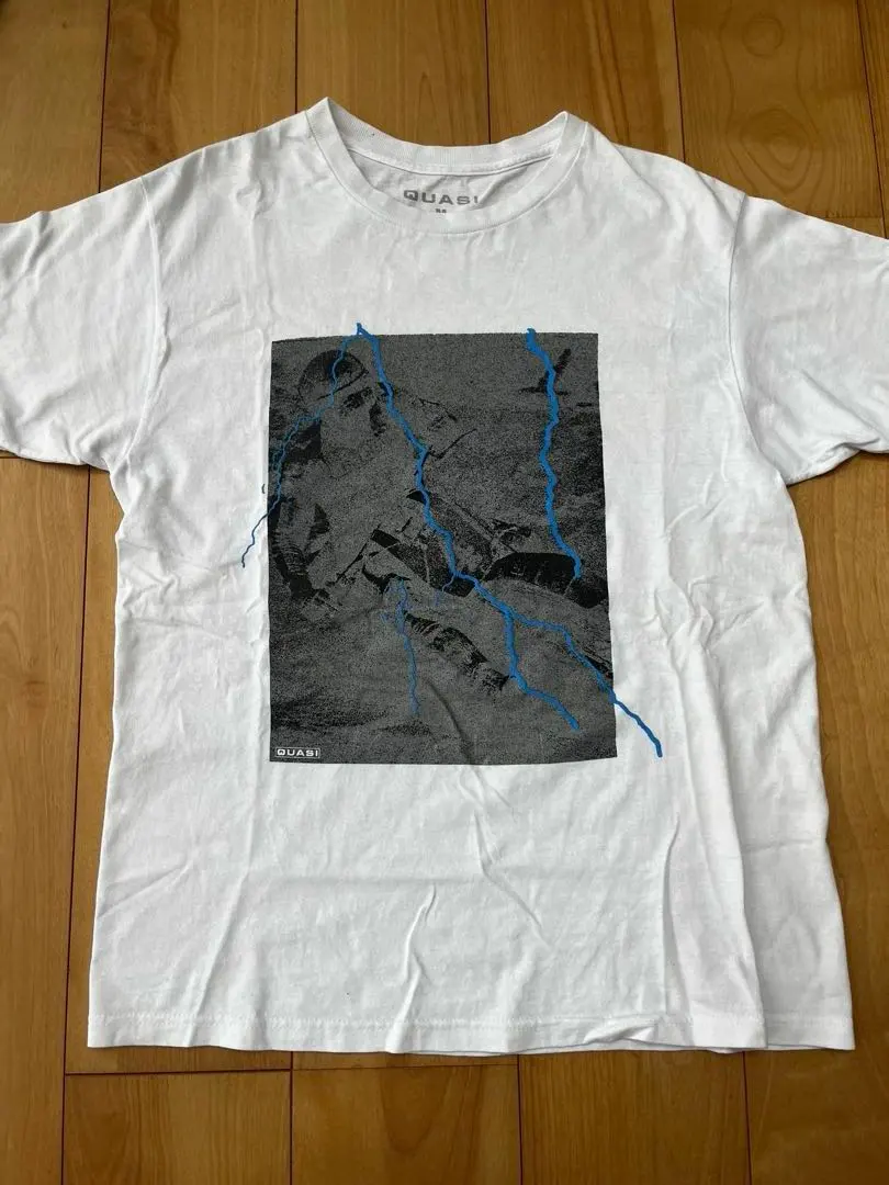 QUASI 圖形印花 T 恤 M 的縮圖