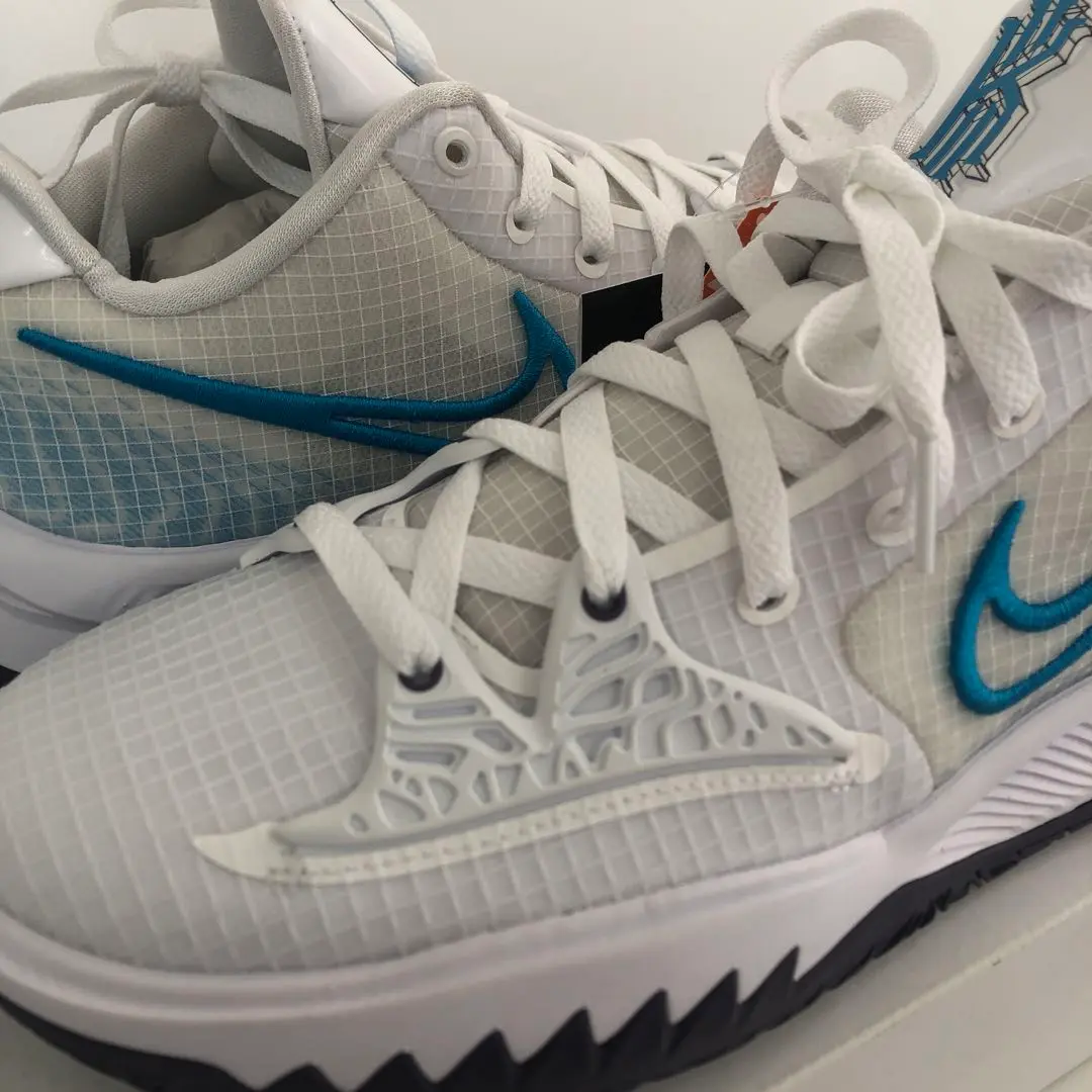 NIKE カイリー4 オーダーメイド品 バスケットシューズ 27cm