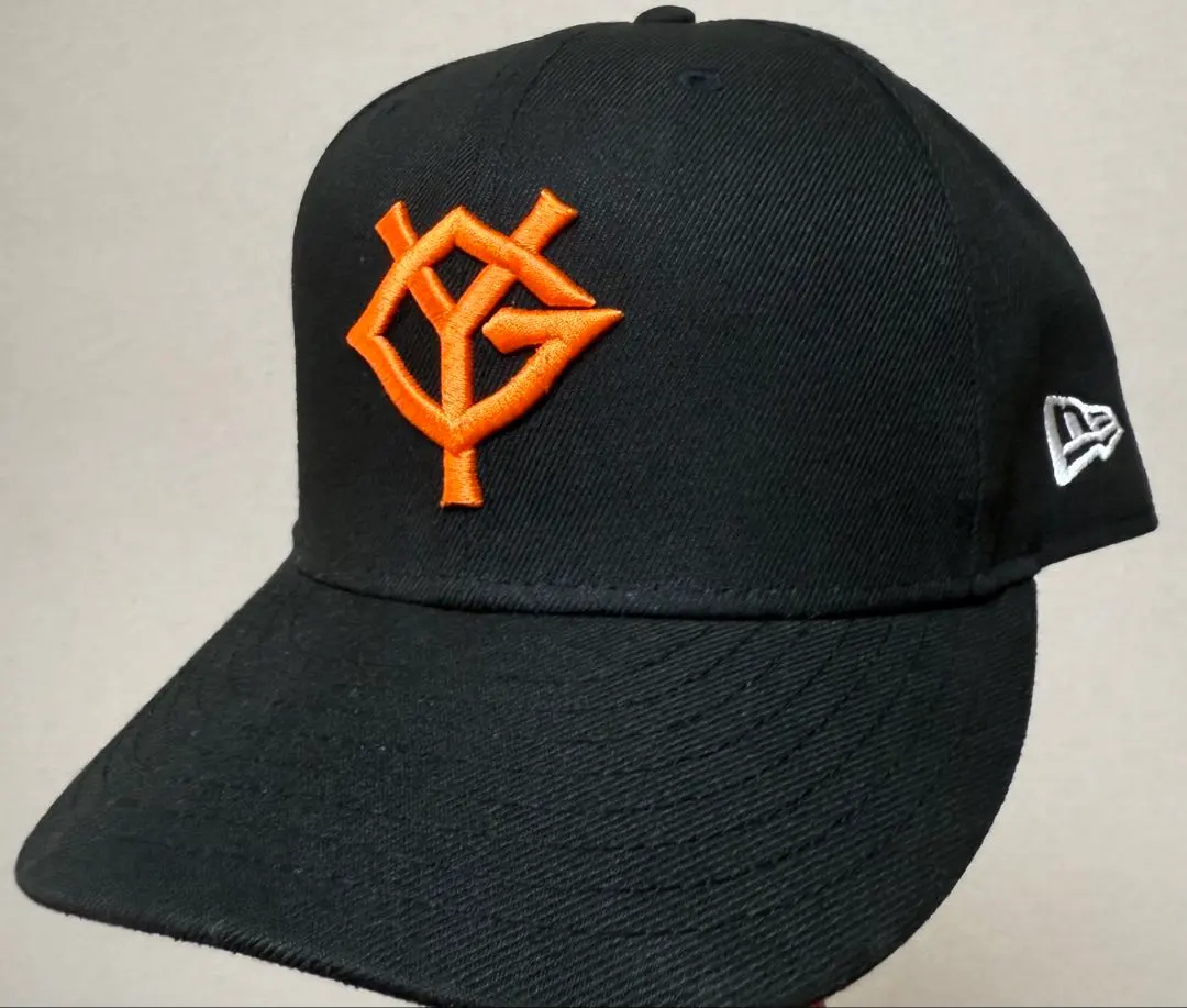 Thumbnail of Brand new, unworn Yomiuri Giants New Era 59FIFTY cap, size 7 3/4